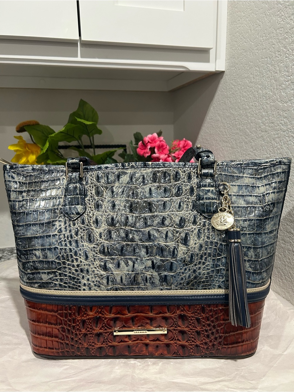Brahmin Glacier Eastwood Medium Asher - Picture 3 of 8